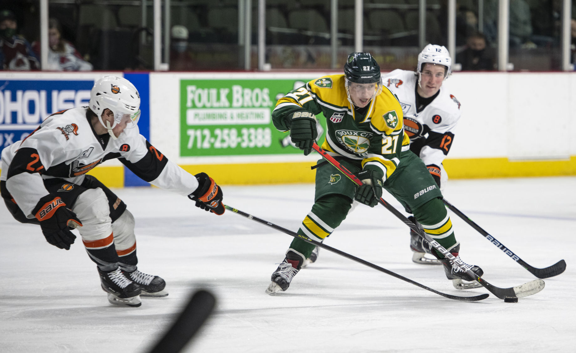 Musketeers vs Lancers hockey
